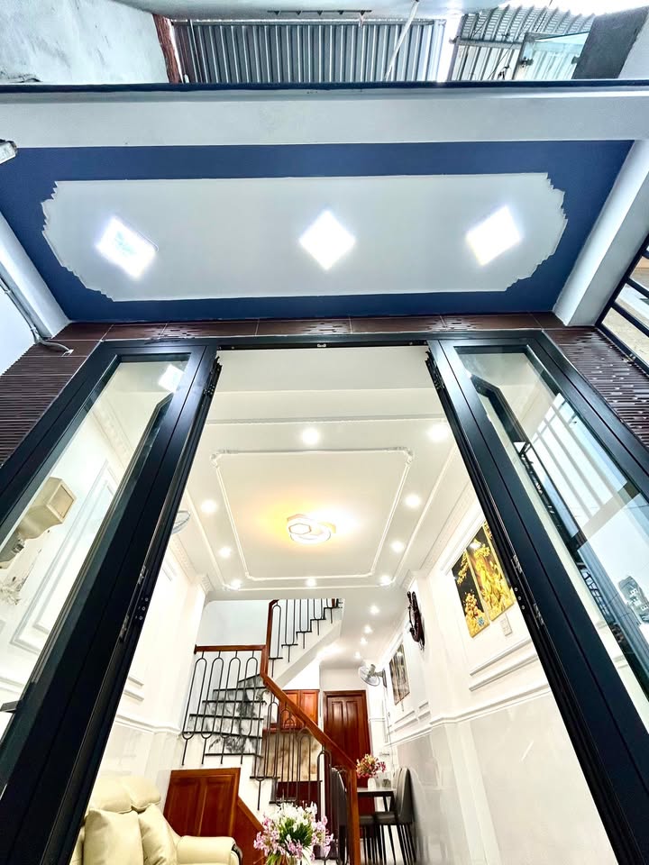 Nhà trệt lầu mới đẹp 3 phòng ngủ tại hẻm 38 Mậu Thân, 2.15 tỷ - Sẵn sàng vào ở!