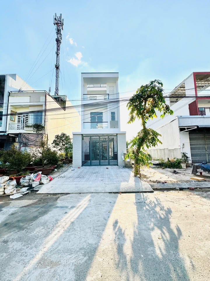 Bán nhà mới 1 trệt 2 lầu đường số 10 KDC Văn Hoá Tây Đô, Cần Thơ - Chỉ 5.8 tỷ!