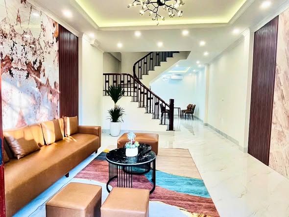 Nhà phố Nguyễn Văn Cừ 62m² giá 9 tỷ - Đầu tư sinh lời chắc chắn!