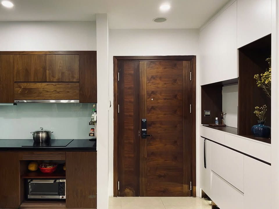 Căn hộ Royal City Nguyễn Trãi 150m² giá 23 triệu - Full nội thất sang trọng!