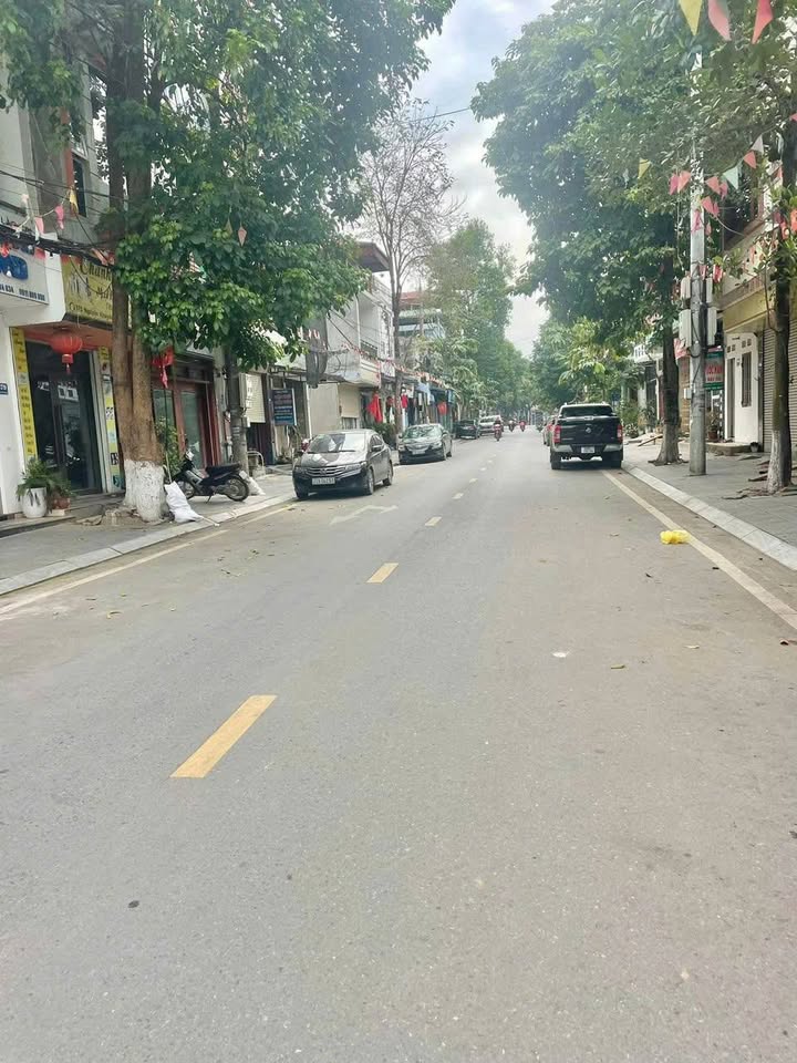 Nhà 3 tầng Nguyễn Khuyến Cốc Lếu 100m² giá 4.4 tỷ - Sẵn sàng vào ở ngay!