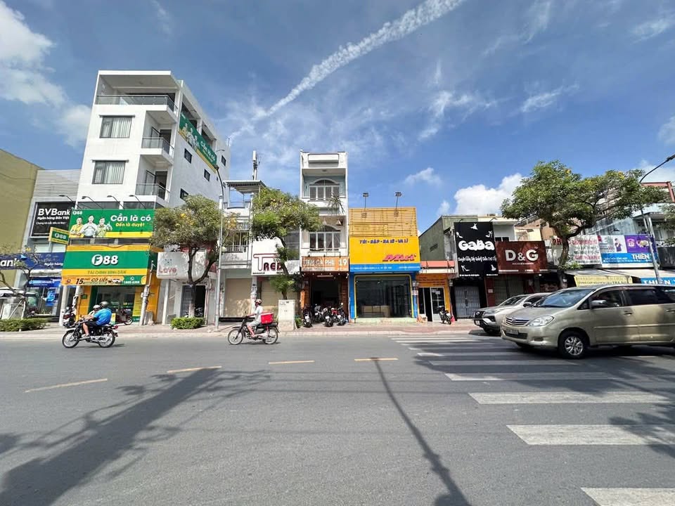 Bán nhà mặt tiền Nam Kỳ Khởi Nghĩa, Mỹ Tho 62m² giá 9.5 tỷ - Vị trí đẹp, kinh doanh thuận lợi!