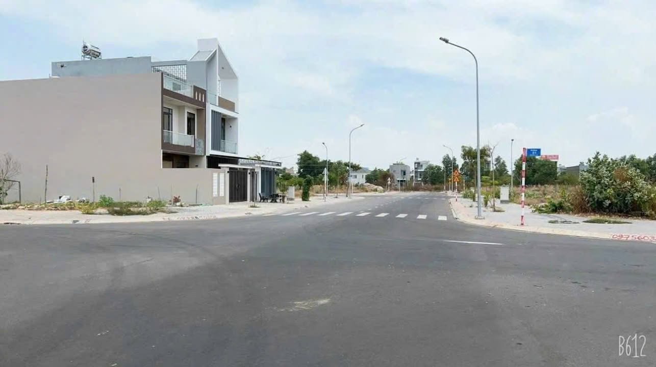 Lô đất mặt tiền Hoàng Xuân Nhị - Bà Rịa 114m² giá 3.19 tỷ - Cơ hội vàng đầu tư!