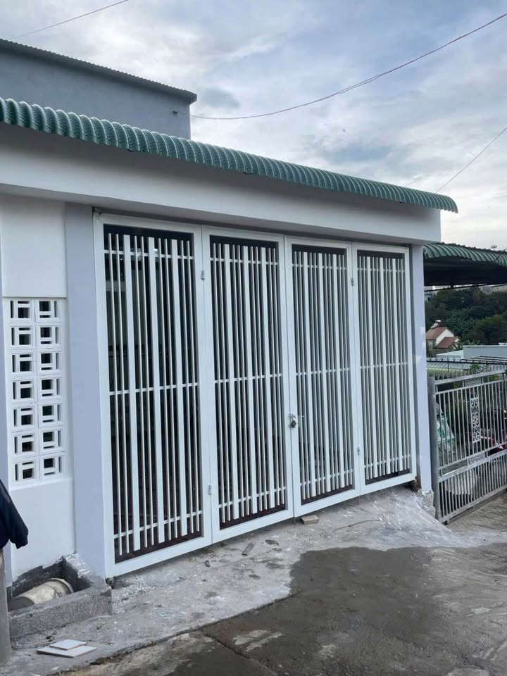 Nhà đẹp gác lửng Nguyễn Tri Phương 91m² giá 2.2 tỷ - Hướng Đông Nam, sân ô tô!