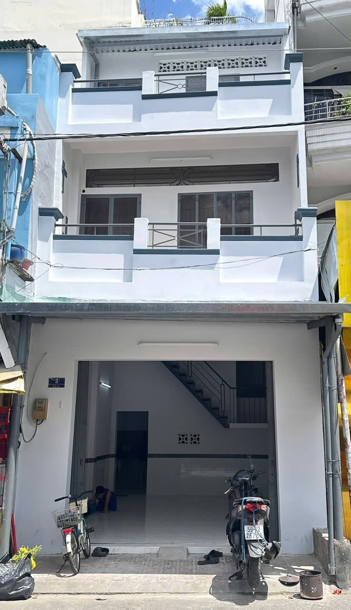 Nhà cho thuê mặt tiền chợ Trần Văn Quang Tân Bình giá 16 triệu - Kinh doanh sầm uất!