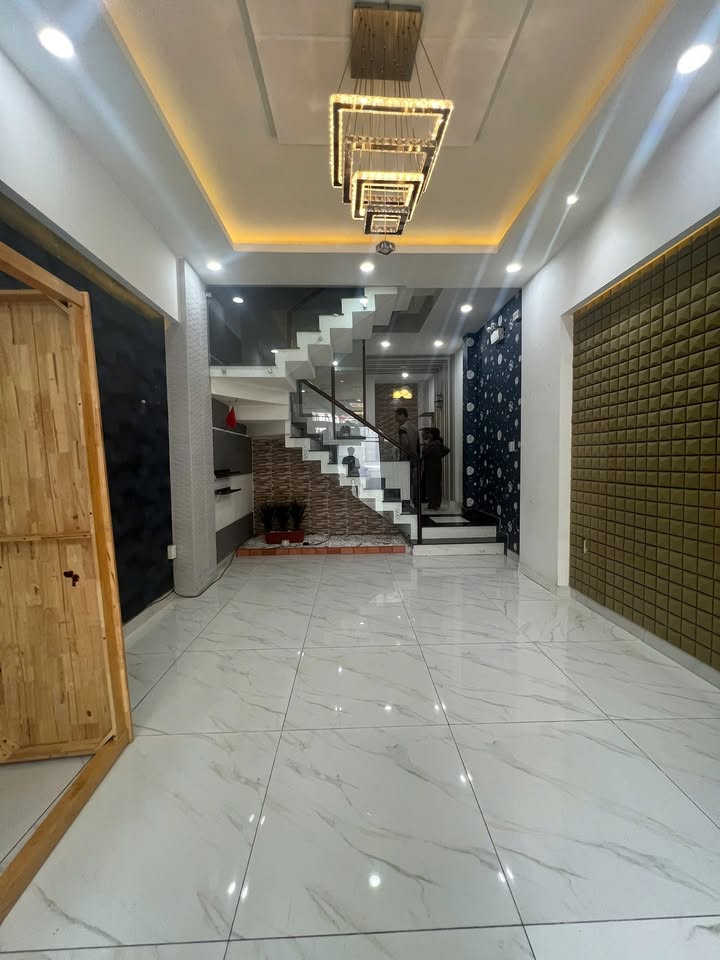 Nhà bán Gò Vấp 56m² giá 7.2 tỷ - Đối diện Công An Quận Gò Vấp!