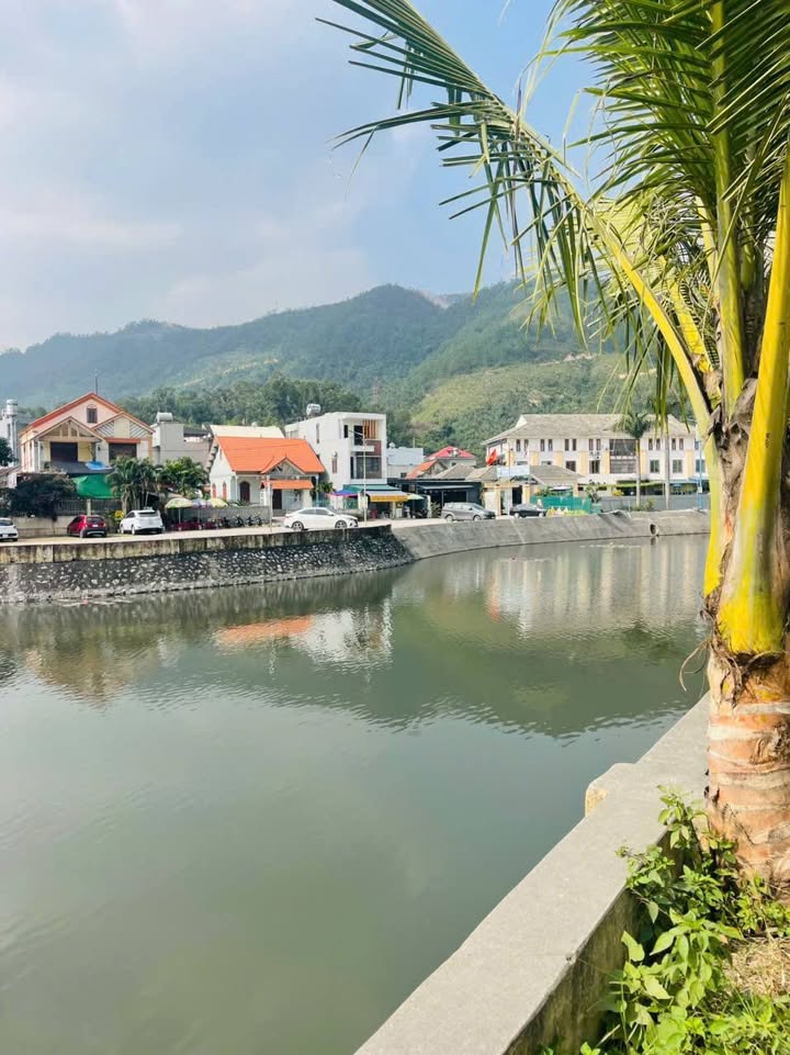 Đất mặt hồ khoáng nóng Cẩm Phả 96m² giá 28 triệu/m² - Cơ hội đầu tư hấp dẫn!