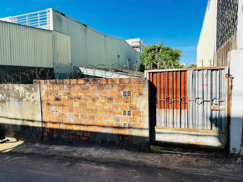 Đất Hẻm 187 Cách Mạng Tháng 8, Pleiku 150m² giá 2.5 tỷ - Vị trí đẹp, an ninh!