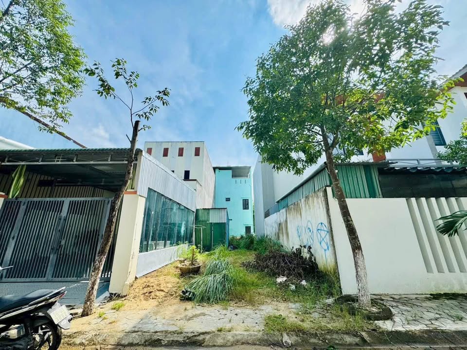 Đất nền Phan Đình Phùng, Quảng Ngãi 96.25m² giá 2 tỷ - Hướng Tây, khu dân trí cao