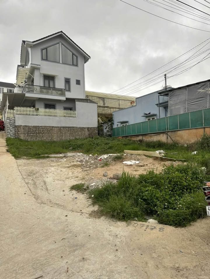 Đất Nam Hồ, Phường 11 Đà Lạt 202m² giá 9.2 tỷ - Tiềm năng sinh lời cao!