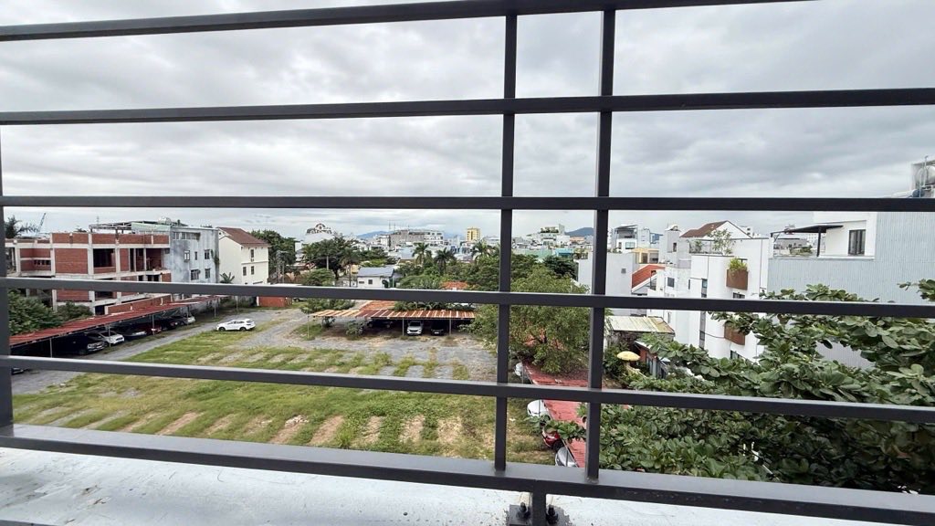 Nhà 4 tầng mặt tiền đường Nguyễn Xuân Nhĩ 70m² giá 9.85 tỷ - Vị trí đắc địa tại Hải Châu!