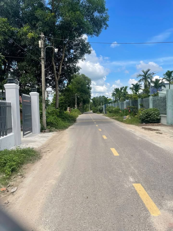 Đất nền Cát Hiệp, Phù Cát 200m² giá chỉ 300 triệu - Mặt tiền đường bê tông, cơ hội đầu tư tuyệt vời!