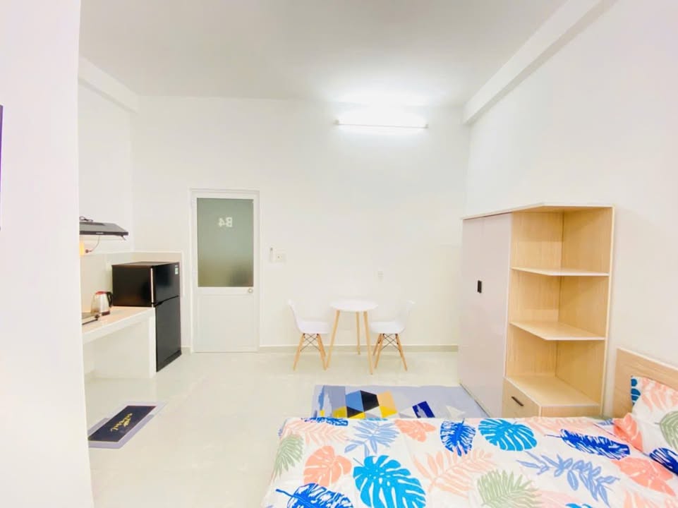 Căn hộ cho thuê tại Quận 10 - Full nội thất - Cửa sổ thoáng mát