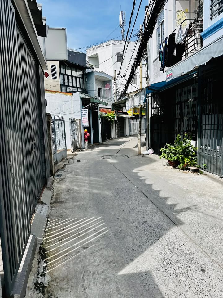 Nhà cho thuê mặt tiền hẻm 107 Hoàng Văn Thụ, 100m² - Nội thất đầy đủ, giá tốt!