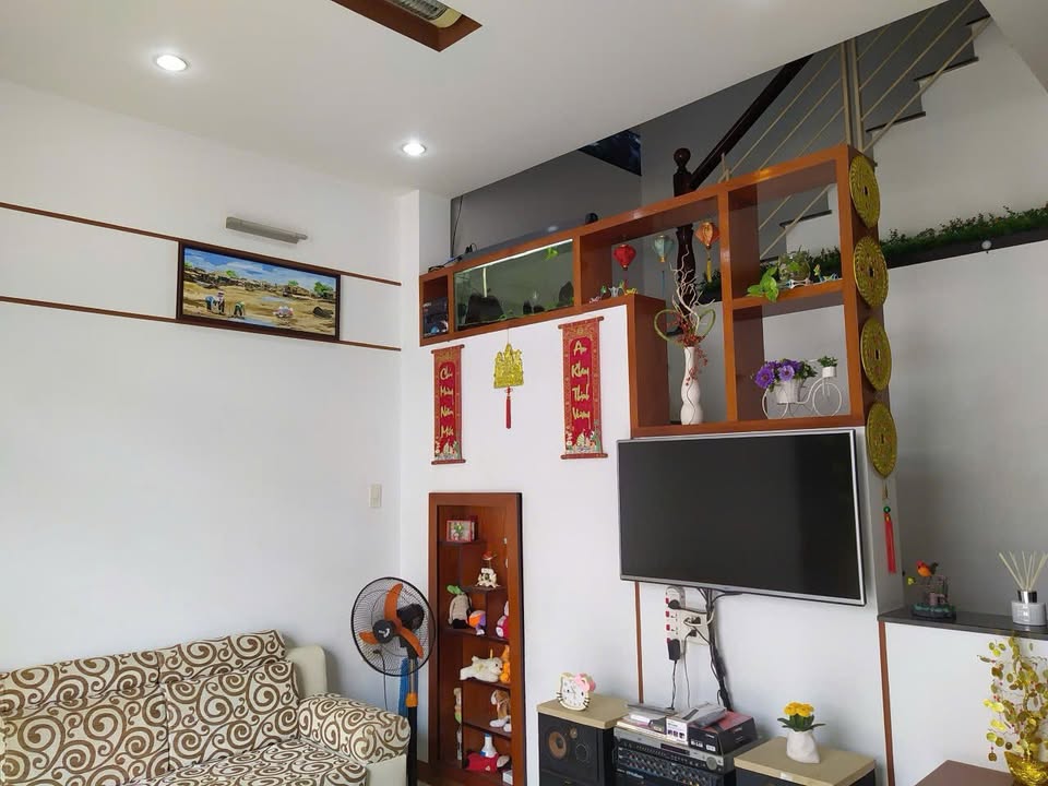 Nhà mặt tiền đường Nguyễn Văn Trỗi, Phan Thiết 65m² giá 5.7 tỷ - Đầu tư sinh lời!