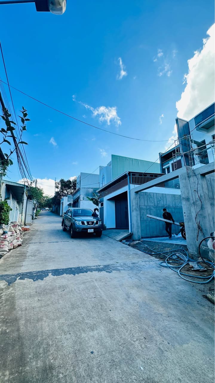 Nhà riêng hẻm chính Nguyễn Thiếp, Pleiku 105m² giá 2.39 tỷ - Thiết kế hiện đại, nội thất cao cấp!