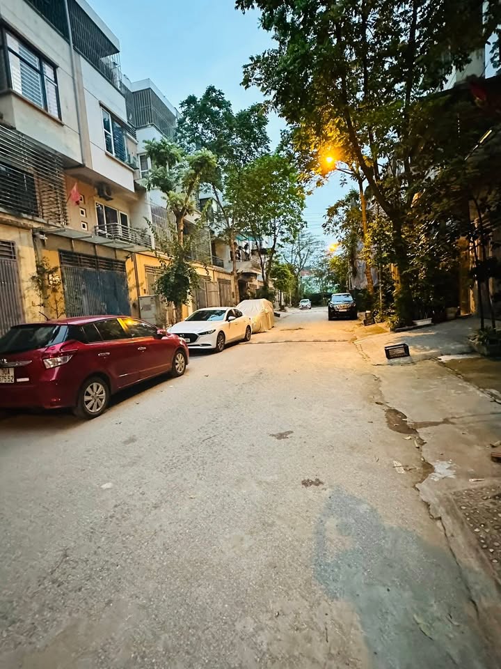 Townhouse liền kề Văn Phú 77m² giá 18 tỷ - Cơ hội đầu tư lý tưởng!