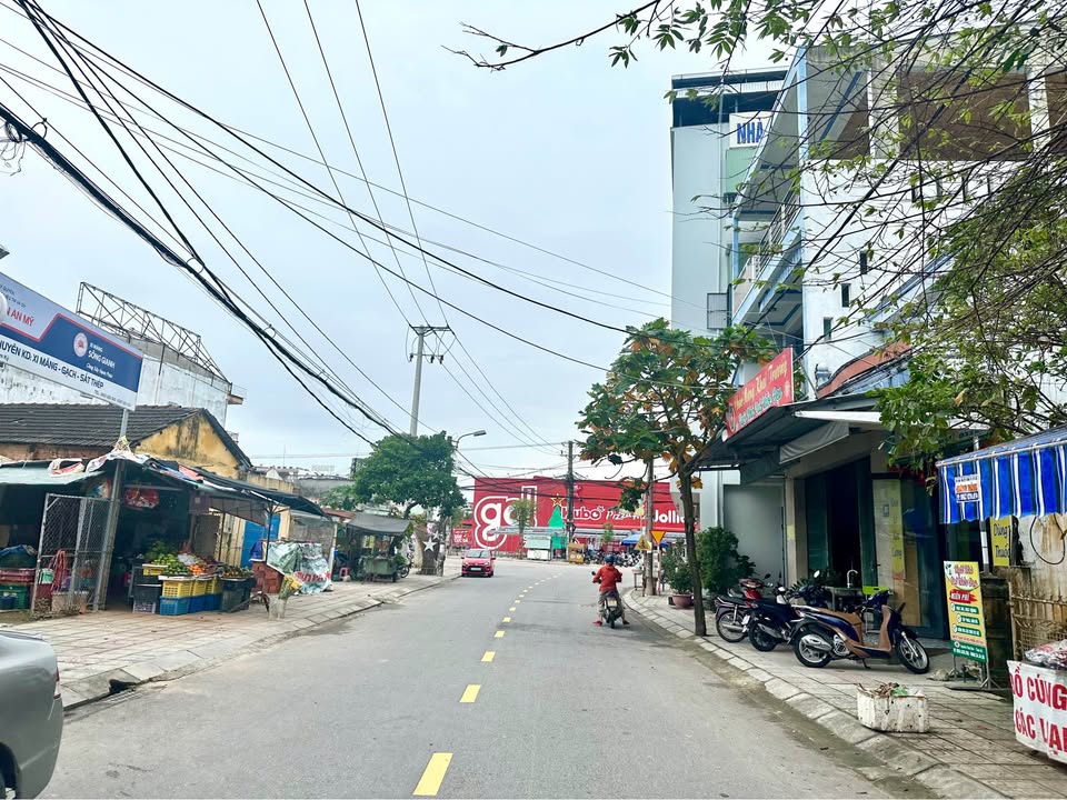 Nhà mặt tiền đường Nguyễn Thái Học Quảng Ngãi 69m² giá 2.5 tỷ - Vị trí đắc địa kinh doanh!