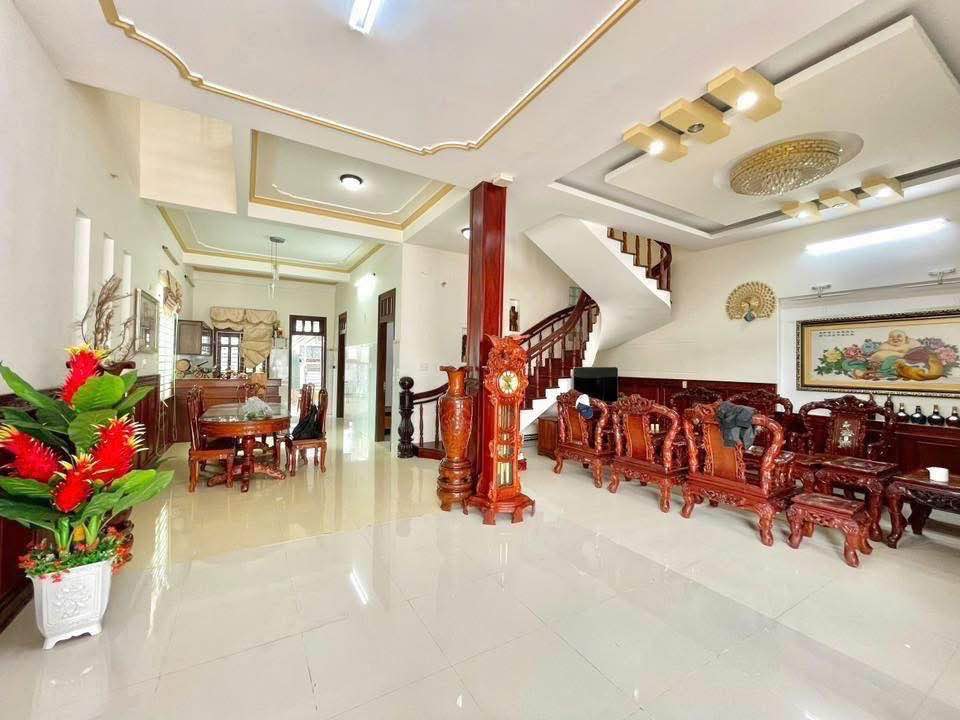 Nhà vườn rộng 364m² tại Trần Phú - Giá chỉ 4.15 tỷ, thương lượng ngay!