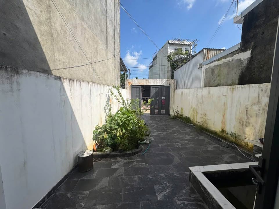 Nhà cấp 4 Tịnh Ấn Tây - Quảng Ngãi 117m² giá 1.59 tỷ - Thiết kế hiện đại, đầy đủ nội thất!