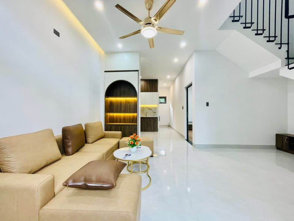 Nhà đẹp tại Hẻm 116 Tô Hiến Thành 64m² giá 2 tỷ - Thiết kế hiện đại, sẵn sàng vào ở!