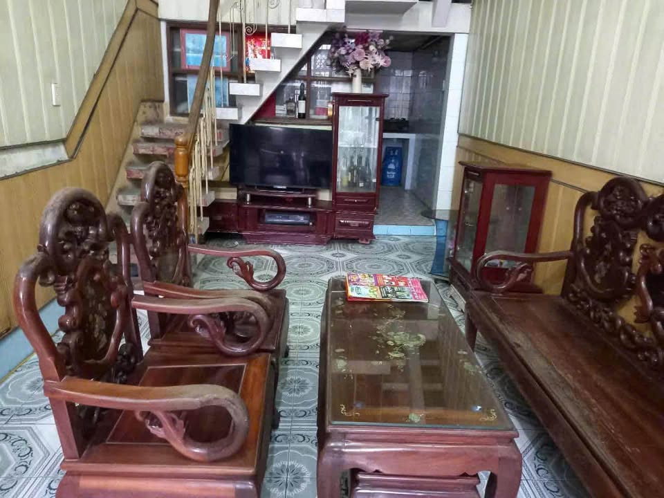 Bán đất tặng nhà mặt đường Lê Lợi, phường Yết Kiêu, Hạ Long - 43m² giá 3.8 tỷ - Cơ hội đầu tư tuyệt vời!