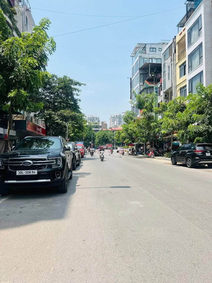 Đất vàng 100m² Lạc Long Quân, Tây Hồ - Ô tô đỗ cửa, giá chỉ 26.5 tỷ!