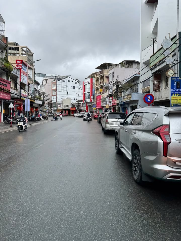 Nhà mặt tiền Phan Đình Phùng Đà Lạt 42.5m² giá 9 tỷ - Cơ hội đầu tư tuyệt vời!