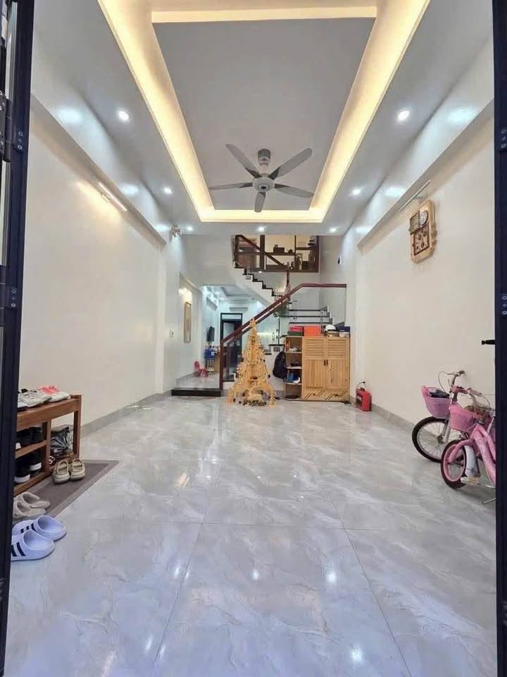 Nhà 3 tầng chính chủ tại Phường Hải Tân 57m² - Ô tô đỗ cửa, giá 3.39 tỷ!