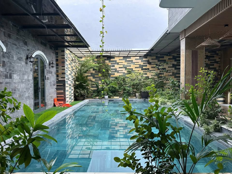 Villa Trần Duy Chiến 300m² giá 37 tỷ - Hồ bơi siêu đẹp, gần biển Mỹ Khê!