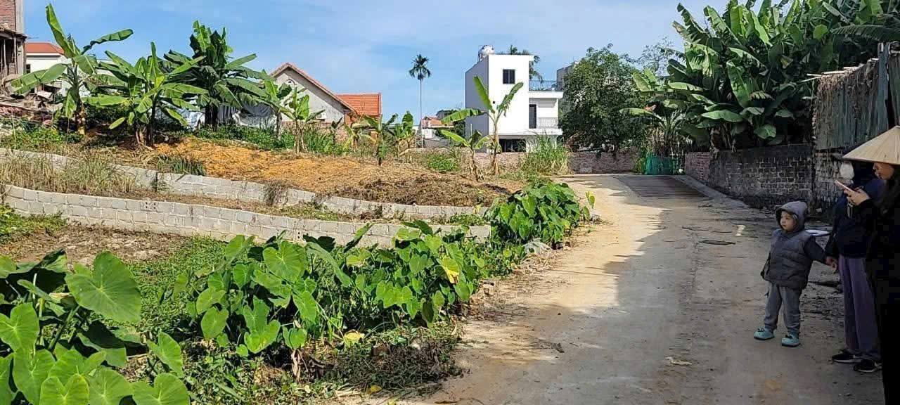 Đất nền Hạ Long 96m² giá 1.9 tỷ - Mặt tiền rộng, tiện ích đầy đủ!