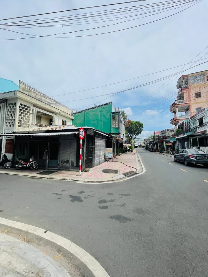 Nhà mặt tiền Phan Hiến Đạo, Mỹ Tho 111m² giá 7.2 tỷ - Vị trí đắc địa cho kinh doanh!