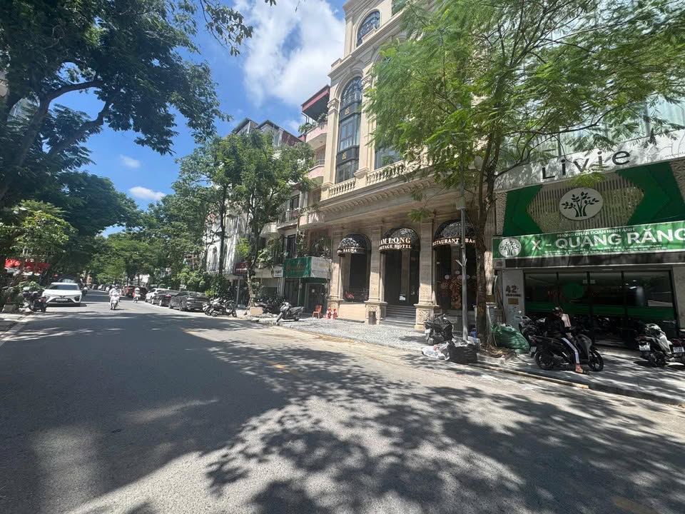 Cho thuê nhà phố Huế, quận Hai Bà Trưng 30m² - Lô góc kinh doanh lý tưởng!