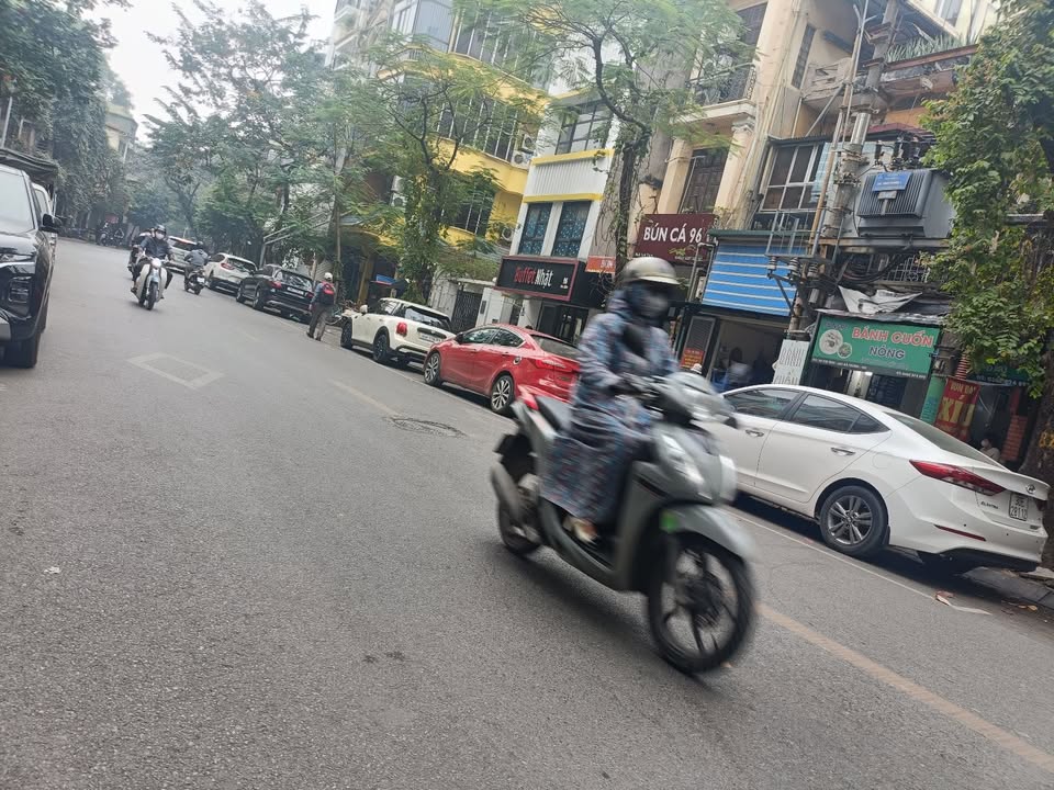 Cho thuê nhà mặt phố Tuệ Tĩnh, Hai Bà Trưng 55m² giá 55 triệu - Mặt tiền rộng, kinh doanh sầm uất!