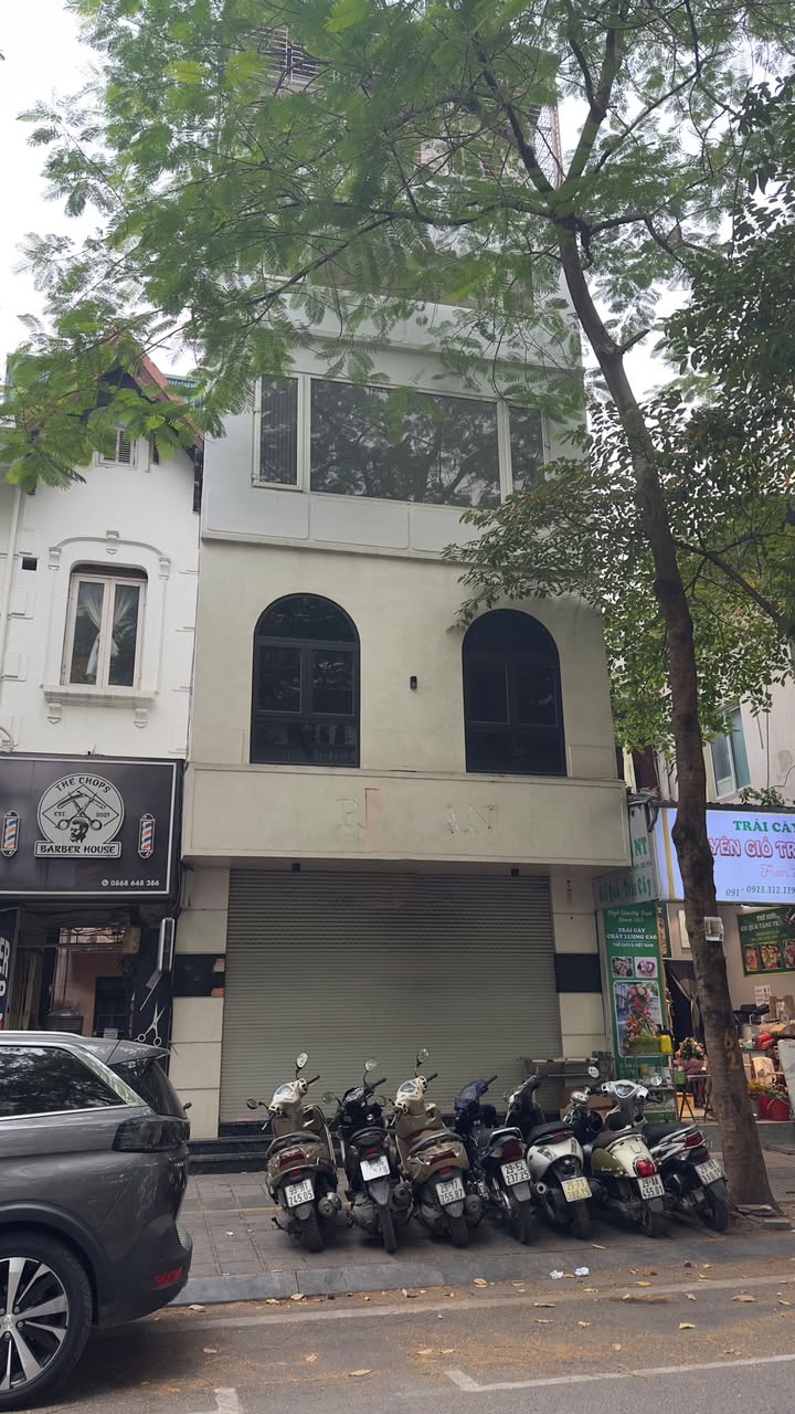 Nhà mặt phố Huế cho thuê 120m² giá 30 triệu - Đẹp, thoáng mát, làm mọi mô hình!