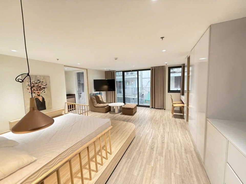 Căn hộ cho thuê Trần Quang Diệu 45m² - Nội thất cao cấp, view phố cây xanh!