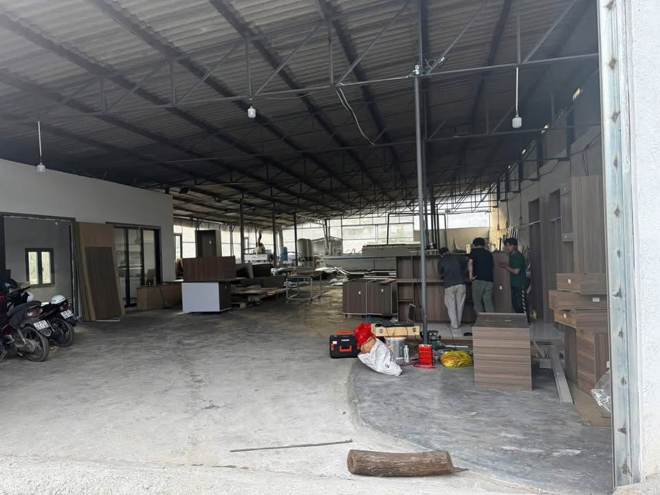 Cho thuê kho Đà Lạt 500m² giá 8 triệu - Đường ô tô bằng phẳng