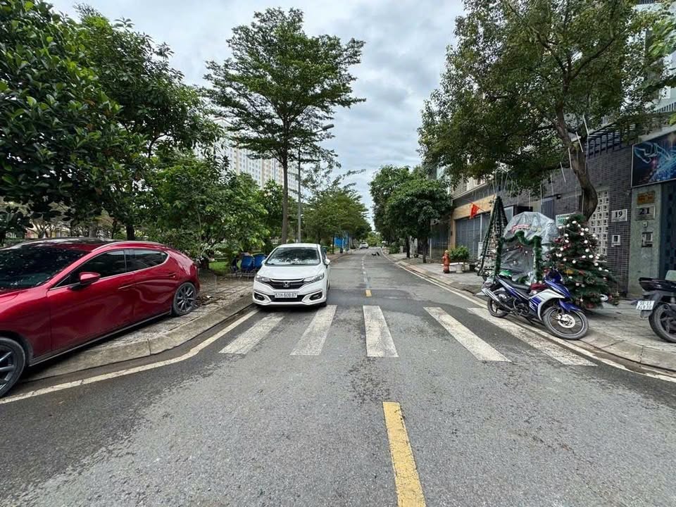 Bán gấp FrontHouse mặt tiền kinh doanh đường 4, Tam Bình, Thủ Đức 170m² chỉ 12 tỷ - Sổ hồng riêng!