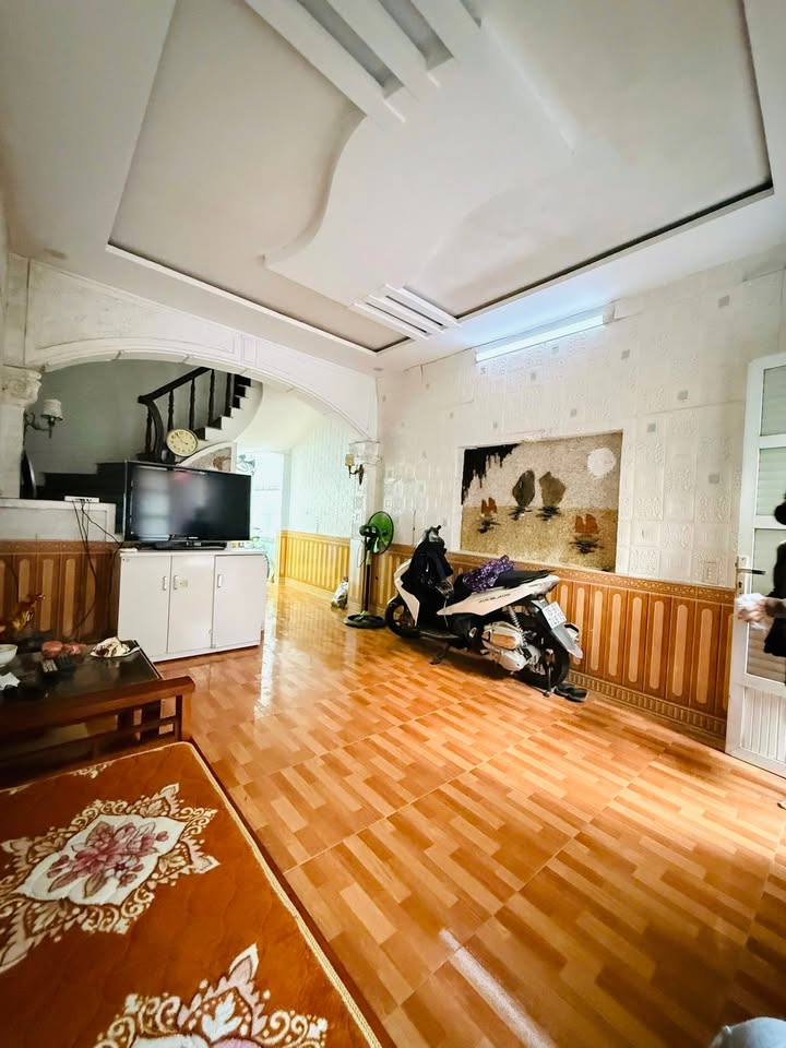 Bán nhà 3 tầng Miếu Hai Xã 35m² giá 2.39 tỷ - Pháp lý rõ ràng, ô tô vào tận cửa!