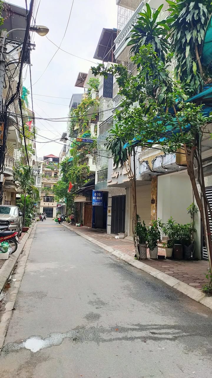 Nhà mặt phố Minh Khai, quận Hai Bà Trưng, 68m² giá thỏa thuận - Phân lô VIP, thang máy