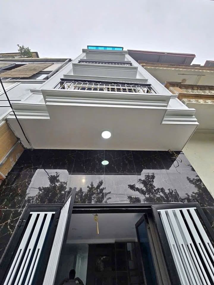 Căn hộ CCMN lô góc Cầu Giấy 56m² giá 15 tỷ - Thiết kế sang trọng, thoáng mát!