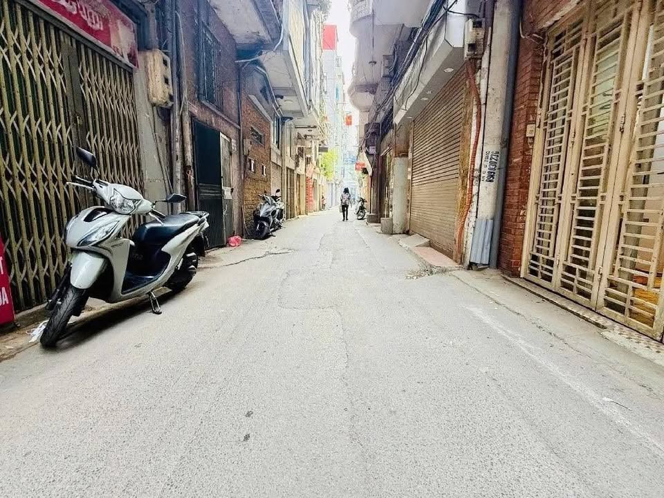 Nhà riêng quận Đống Đa 28m² giá 13 tỷ - Mặt ngõ ô tô tránh, đầu tư sinh lời!