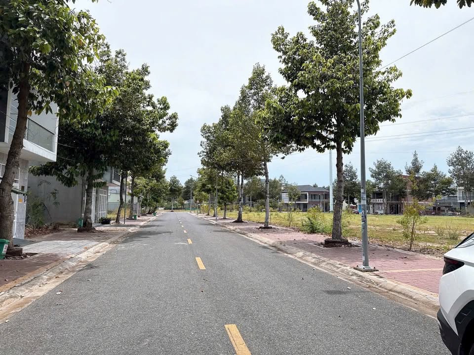 Đất nền Bà Rịa - Đường Lê Chân 112m² giá 2.96 tỷ - Đối diện công viên thoáng mát!