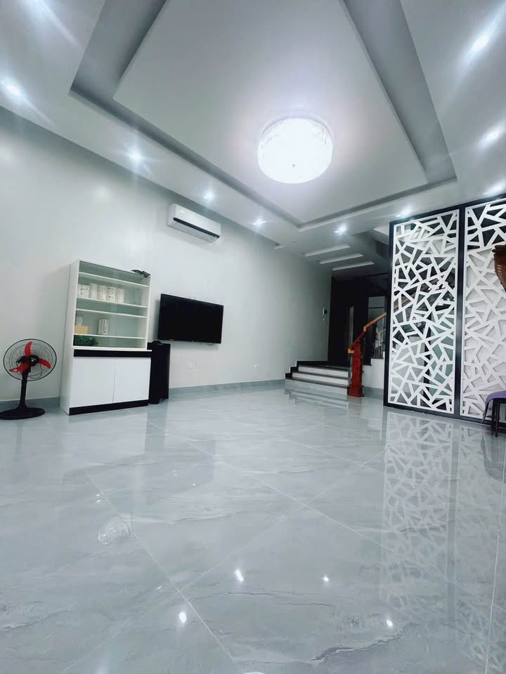 Nhà 3 tầng chính chủ Phạm Văn Đồng, quận Dương Kinh, Hải Phòng - Giá 4.99 tỷ, sẵn sàng ở ngay!