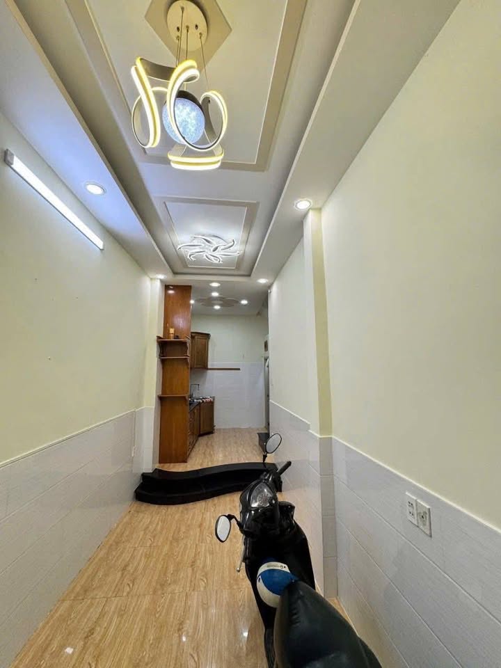 Nhà phố Quận 8 Phú Định 27m² giá 2.88 tỷ - Kết cấu 2 tầng tiện nghi!