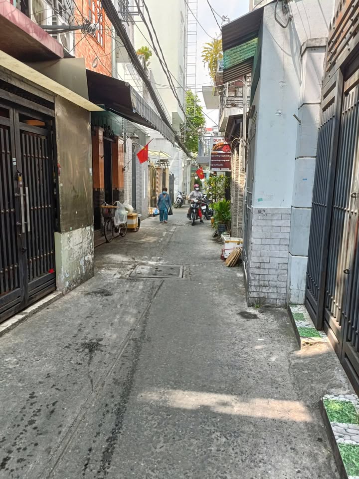 Nhà phố Dương Bá Trạc, Quận 8, 20m² giá 3.1 tỷ - Vị trí đẹp, sẵn sàng vào ở!