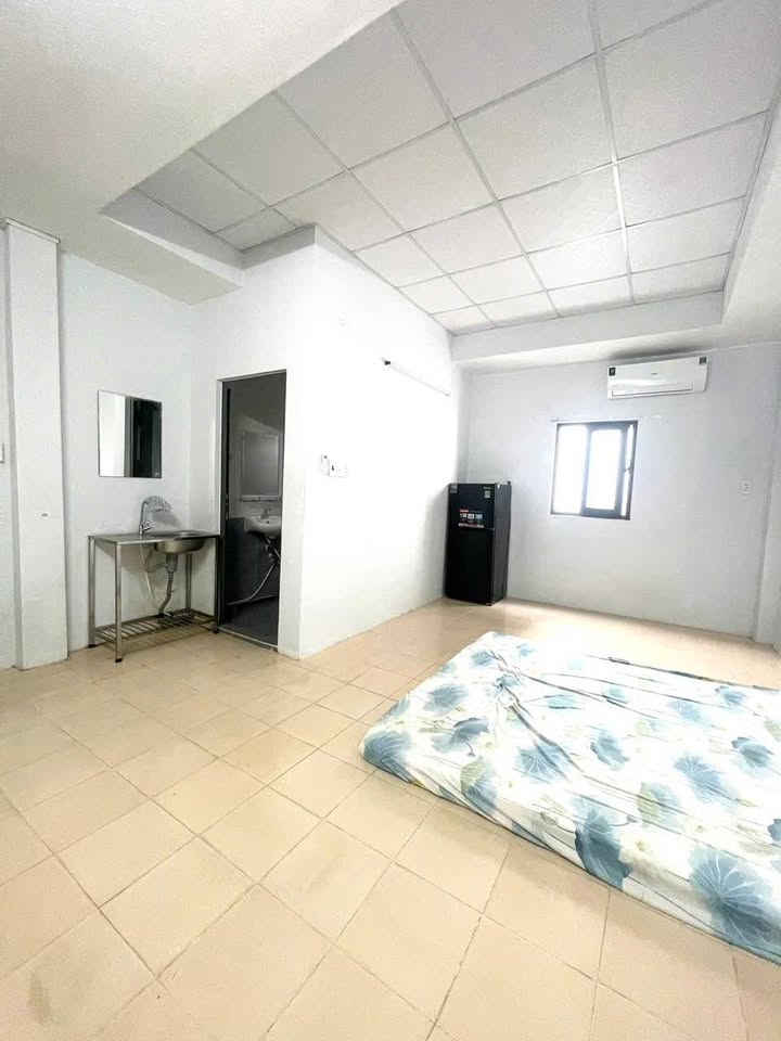 Căn hộ cho thuê tại Thành Thái, Quận 10 - Full nội thất, thoáng mát