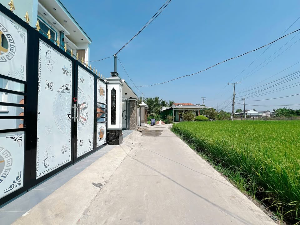 Nhà phố Mỹ Lộc, Cần Giuộc, Long An 115m² giá 2.7 tỷ - Đường xe hơi vào tận nhà!