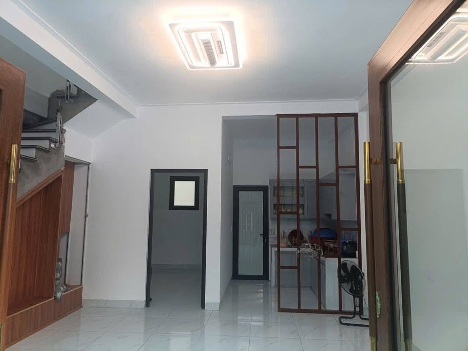 Nhà 2 tầng Cẩm Sơn 54m² giá 1.3 tỷ - Hướng Nam thoáng mát!