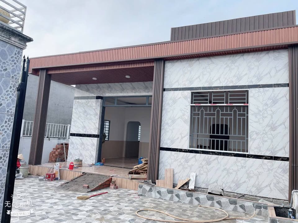 Nhà 4 phòng ngủ tại xã Tân Quới, Vĩnh Long 300m² giá 2.299 tỷ - Dọn về đón Tết ngay!